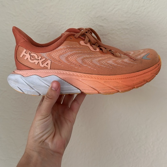 Women's Arahi 6 Stability Running Shoe | HOKA® - Picture 7 of 8